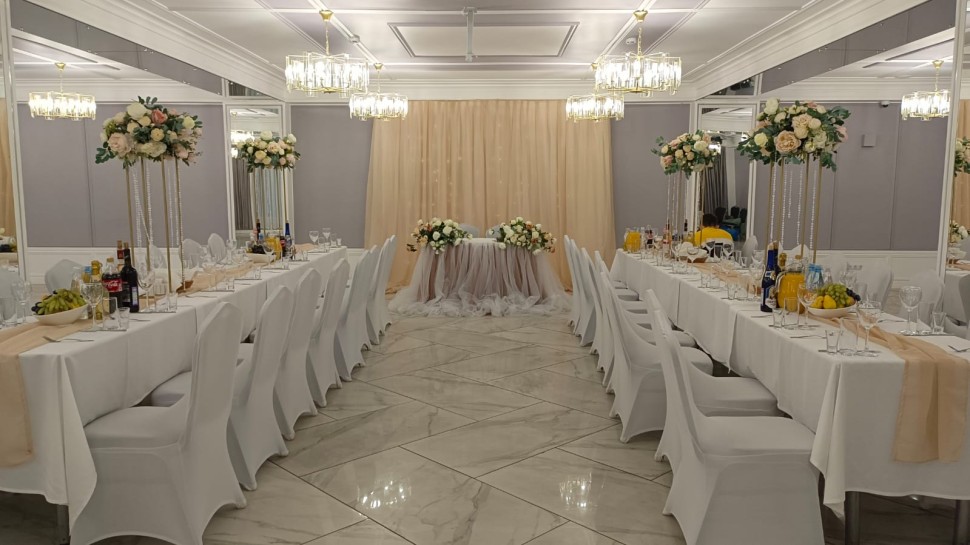 Композиция на гостевые столы