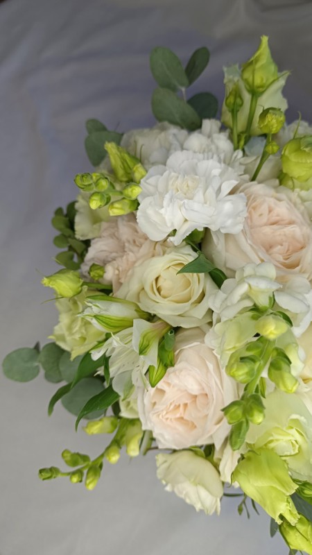 Букет невесты многосоставный с эквадорской розой