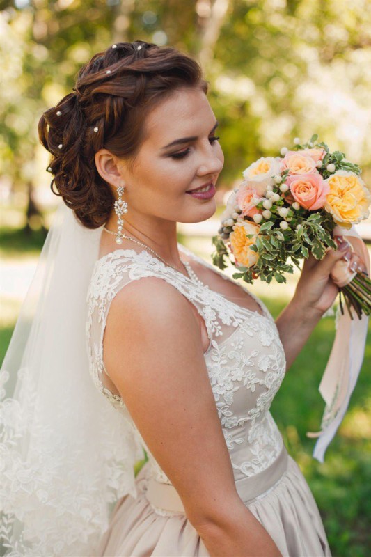 Букет невесты пионовидными розами