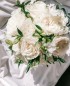 Букет невесты с белыми розами и гвоздикой