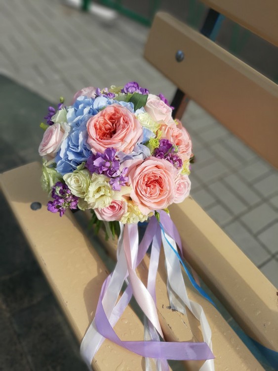 Букет невесты с гартензией