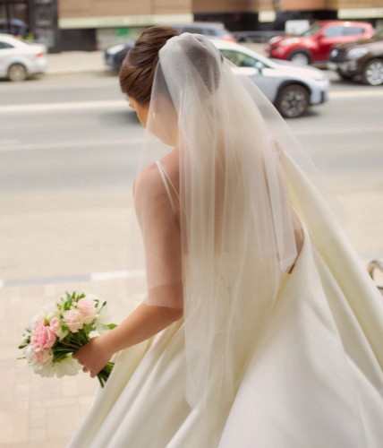 Букет невесты с пионами и розовой розой