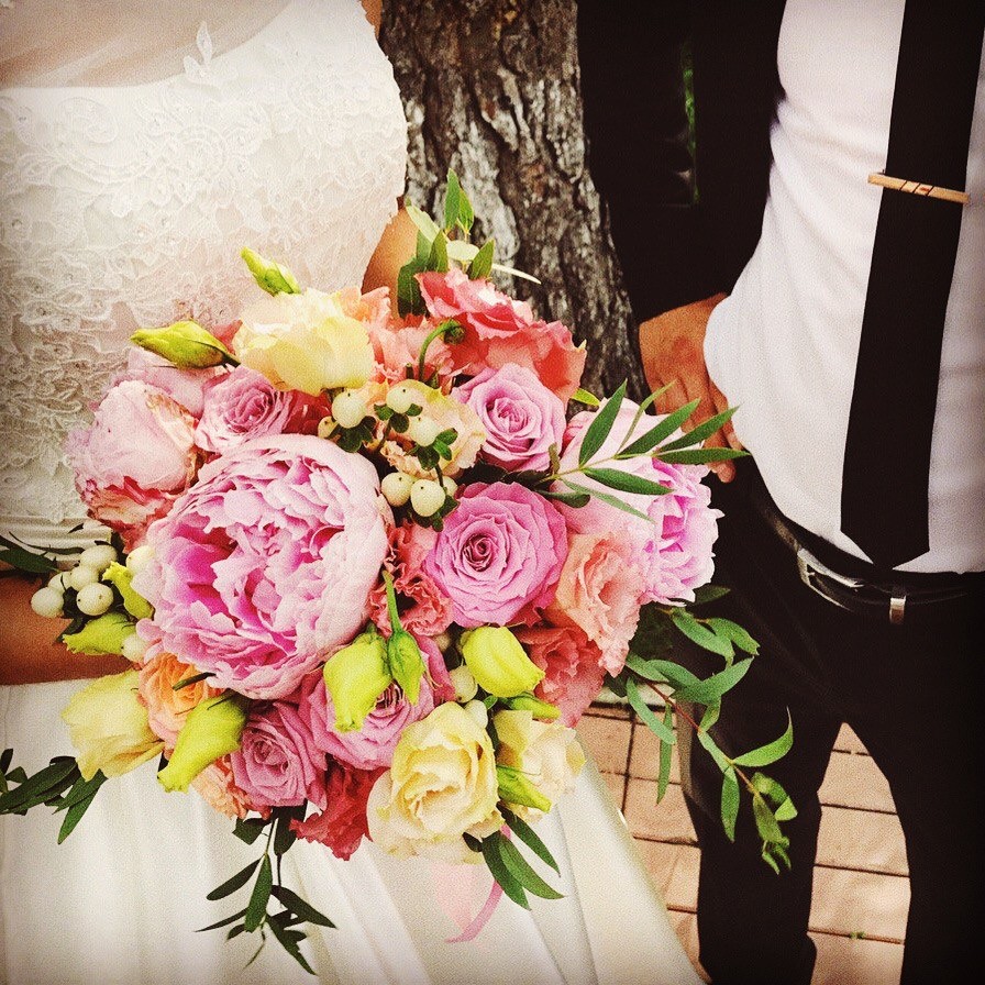 Букет невесты с розовыми пионами