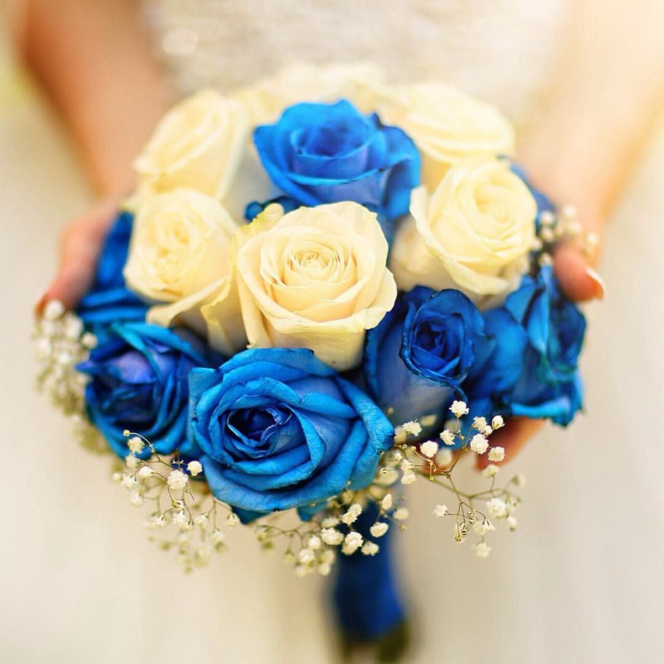 Букет невесты с синий розой
